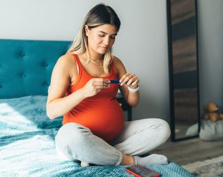 embarazada mira control diabetes