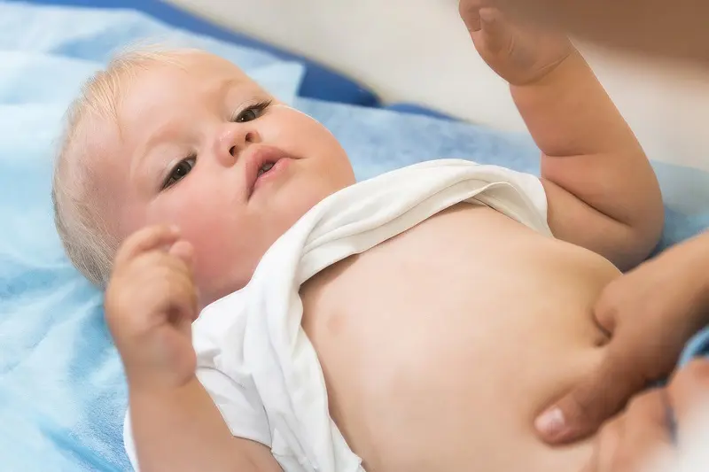 masajes en barriga bebe por dolor